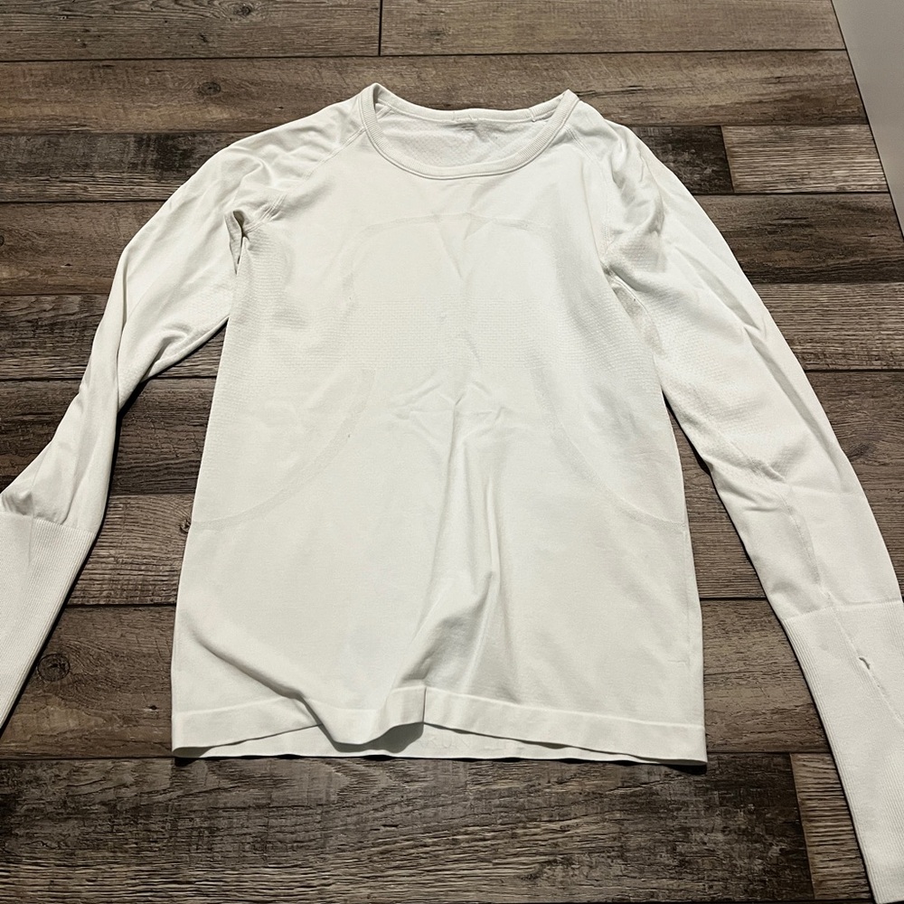 Lululemon long sleeve swiftly tech